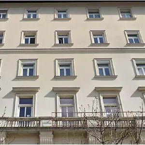 https://b-my-bed-hostel.inbudapesthotels.com